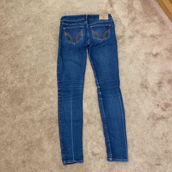 Hollister Relaxed Washed Skinny Denim Jeans - Picture 7 of 12